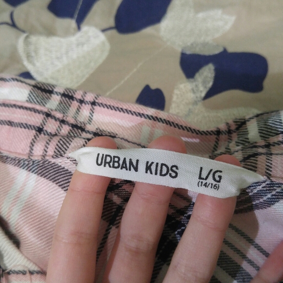 Square button down shirt - Picture 2 of 3